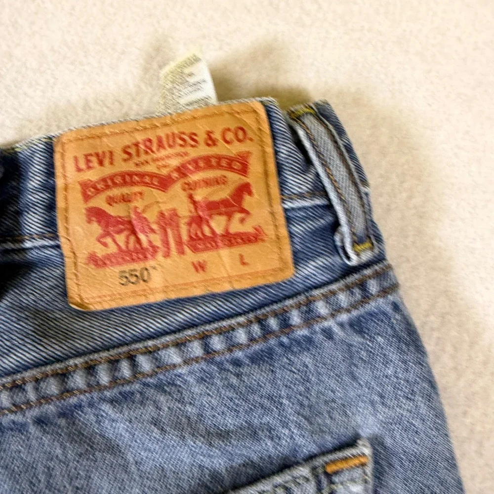 Levis 550 Relaxed Fit Tapered Leg Mens Blue Jeans 44x30 Medium‎ Wash